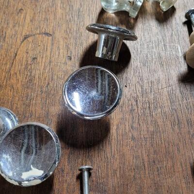 Lot 250: Pulls & Knobs Lot