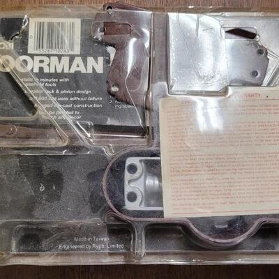 Lot 261: Ryobi Doorman