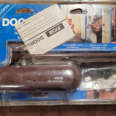 Lot 261: Ryobi Doorman