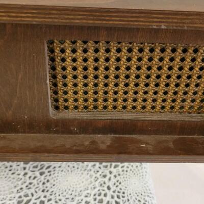 Lot 295: Mid Century Modern QUALITY SOUND Stereo Multiplex 37" Ã— 8.75" Ã— 6"
