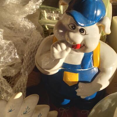 Pig cookie jar