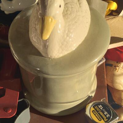 White duck cookie jar