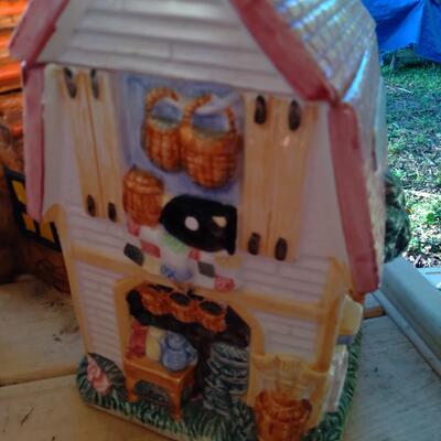 Barn cookie jar