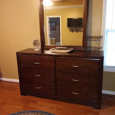 4 piece Queen frame bedroom suite
