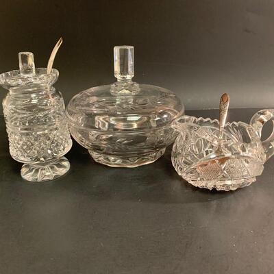 Lot 475: Elegant Crystal & Glassware Service Ware