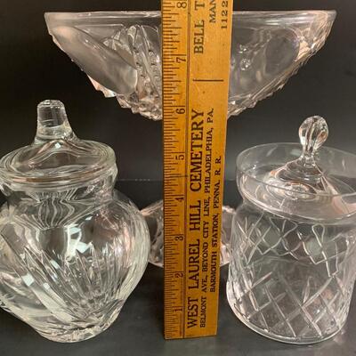 Lot 475: Elegant Crystal & Glassware Service Ware