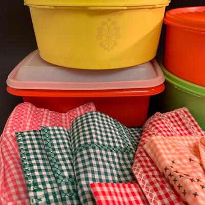 Lot 474: Vintage Tupperware & Aprons