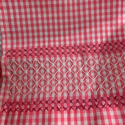 Lot 474: Vintage Tupperware & Aprons