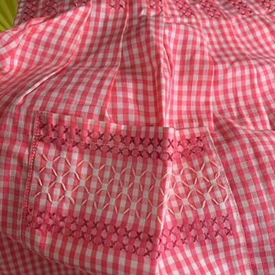 Lot 474: Vintage Tupperware & Aprons