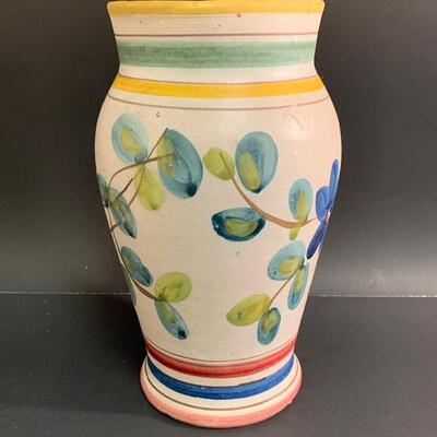 Lot 472: Vintage Pottery