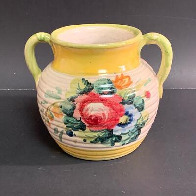 Lot 472: Vintage Pottery