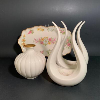 Lot 25: MCM Lenox Tulip Leaf Candlestick Holders, 24k Gold Trimmed Vase & Floral Candy Dish