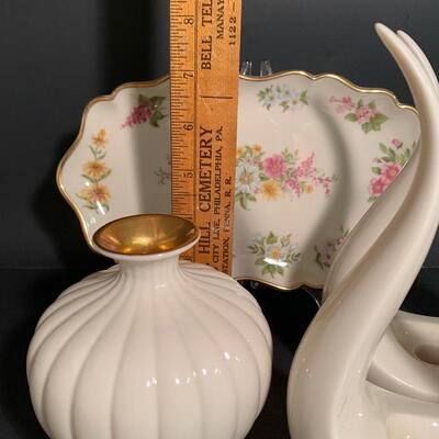 Lot 25: MCM Lenox Tulip Leaf Candlestick Holders, 24k Gold Trimmed Vase & Floral Candy Dish