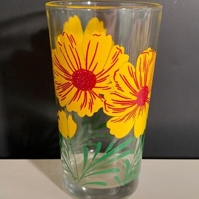 Lot 493: Vintage Floral Glasses
