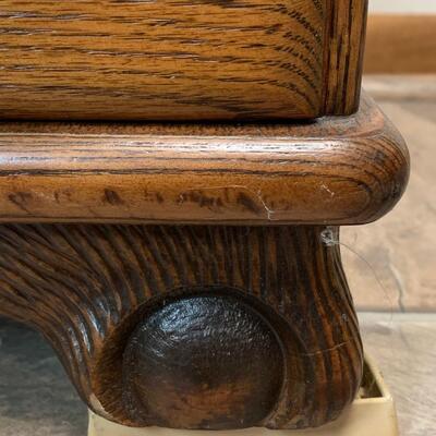 Lot 494: Petite Vintage Oak Chest of Drawers