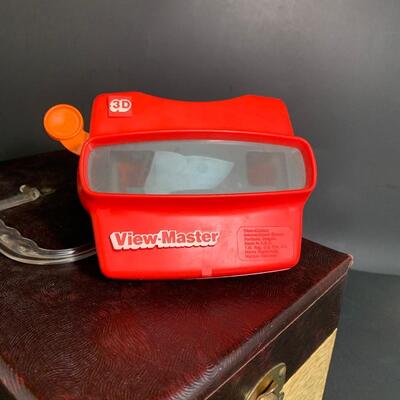 Lot 498: Vintage Sawyer View Master, Reels and More