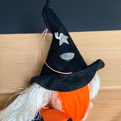 Lot 199: Vintage Halloween: Napco Spaghetti Trim Vase & Flying Witch