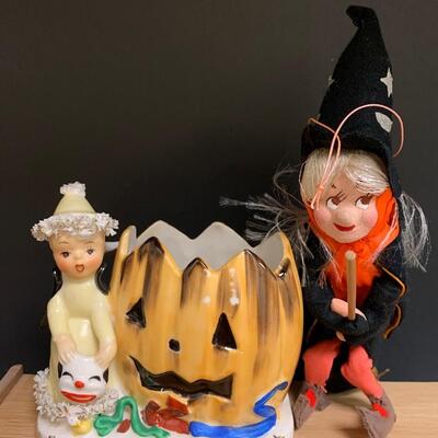 Lot 199: Vintage Halloween: Napco Spaghetti Trim Vase & Flying Witch