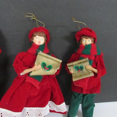 Dolls Caroling Christmas Decor