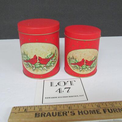 Nice Matching Christmas Cardinal Tins