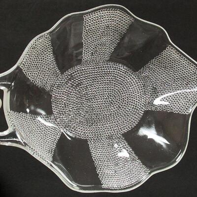 4 Vintage Jeanette Glass Dew Drop Leaf Shaped Dishes