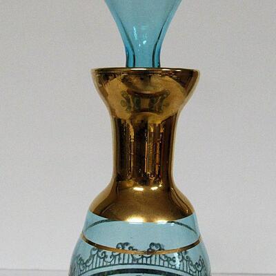 Nice Vintage Venetian Theme Decanter and 6 Small Cordials