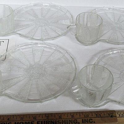 4 Sets Vintage Jeanette Dew Drop Snack Trays and Cups
