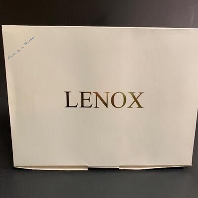 Lot 364 Lenox  Birds of a Feather Sculpture w/Box