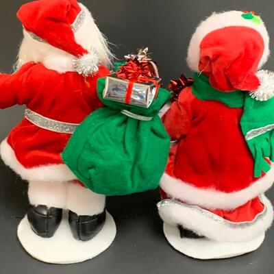 Lot 368 Annalee Dolls: Santa, Elves and More
