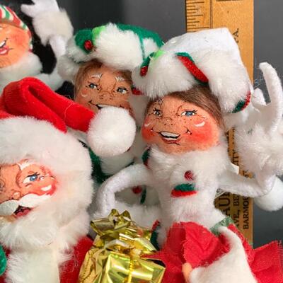 lot 370 Annalee Dolls: Santa, Carolers and More
