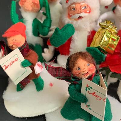 lot 370 Annalee Dolls: Santa, Carolers and More
