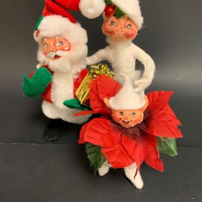 lot 370 Annalee Dolls: Santa, Carolers and More