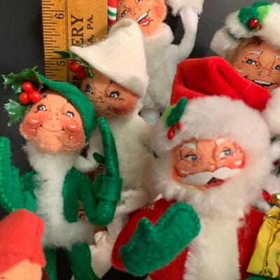 lot 370 Annalee Dolls: Santa, Carolers and More
