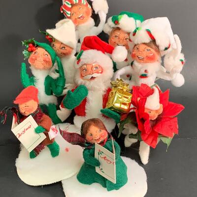 lot 370 Annalee Dolls: Santa, Carolers and More