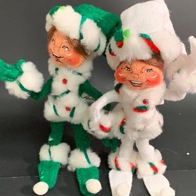 lot 370 Annalee Dolls: Santa, Carolers and More
