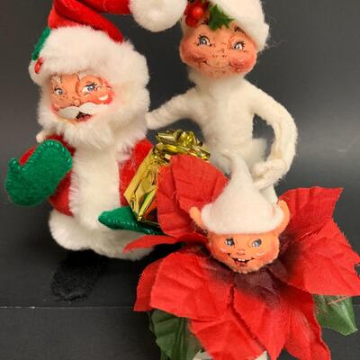 lot 370 Annalee Dolls: Santa, Carolers and More