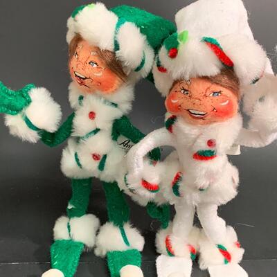 lot 370 Annalee Dolls: Santa, Carolers and More
