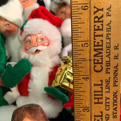 lot 370 Annalee Dolls: Santa, Carolers and More