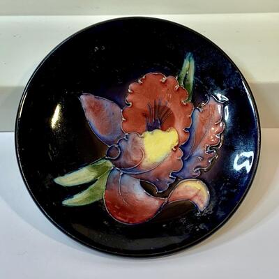 Lot 376 Vintage Wall Pocket, Vase and  Moorcroft Pottery Plates