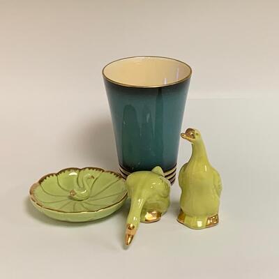 Lot 377 Vintage Carlton Ware  Vase & Vintage Gold Trimmed Birds & trinket Dish