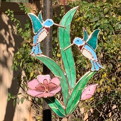 Lot 451: New Gallery Hummingbird Wind Chimes with Stained Glass