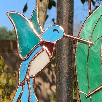 Lot 451: New Gallery Hummingbird Wind Chimes with Stained Glass