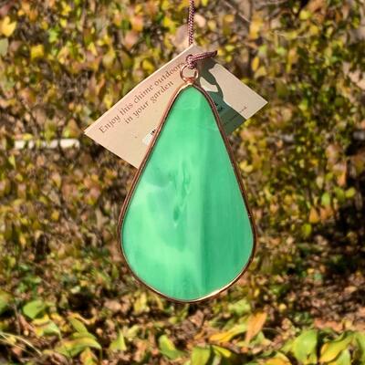 Lot 451: New Gallery Hummingbird Wind Chimes with Stained Glass