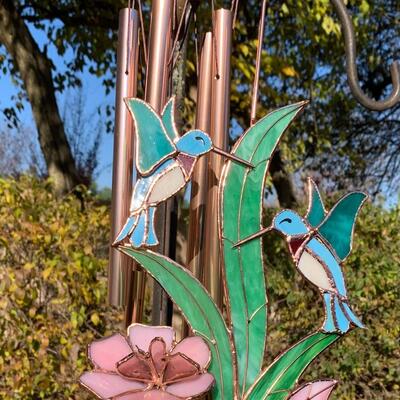 Lot 451: New Gallery Hummingbird Wind Chimes with Stained Glass