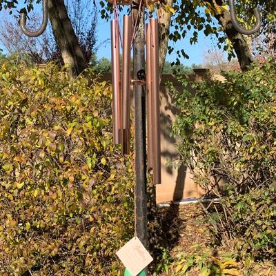 Lot 451: New Gallery Hummingbird Wind Chimes with Stained Glass