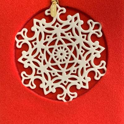 Lot 460: New HTF Lenox Snow Fantasies Lace Snowflake Ornaments, 1999/2000 and More