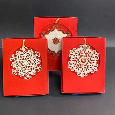 Lot 460: New HTF Lenox Snow Fantasies Lace Snowflake Ornaments, 1999/2000 and More