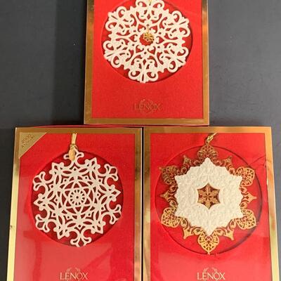 Lot 460: New HTF Lenox Snow Fantasies Lace Snowflake Ornaments, 1999/2000 and More