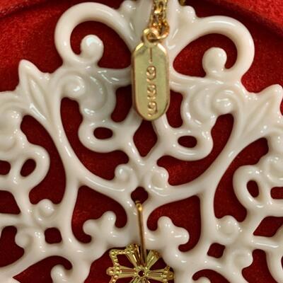 Lot 460: New HTF Lenox Snow Fantasies Lace Snowflake Ornaments, 1999/2000 and More