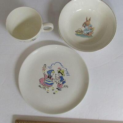 Vintage Childs Dishes Nursery Rhyme, WG&R Store Advertising